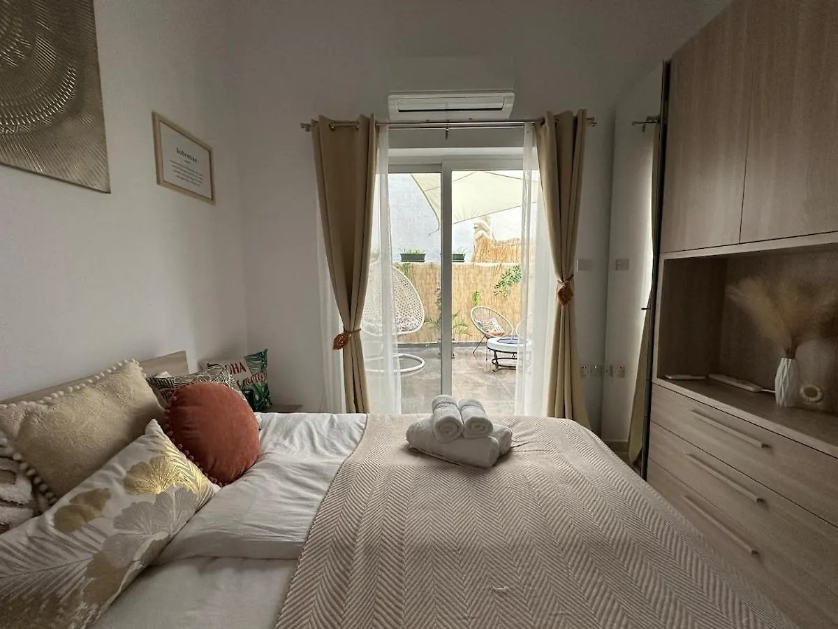 Boho Luxe Terrace - Brand New & Terrace Apartment Saint Julian's Malta
